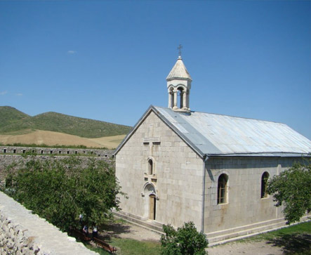 Пасхальная литургия в албанском соборе
